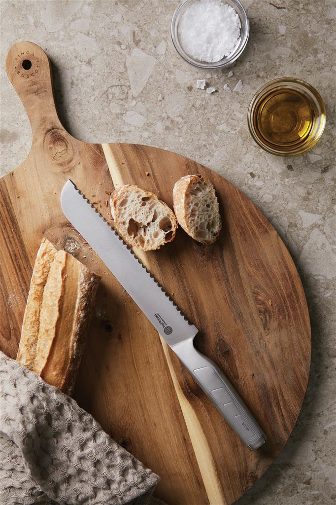 VINGA Hattasan bread knife - illuminated