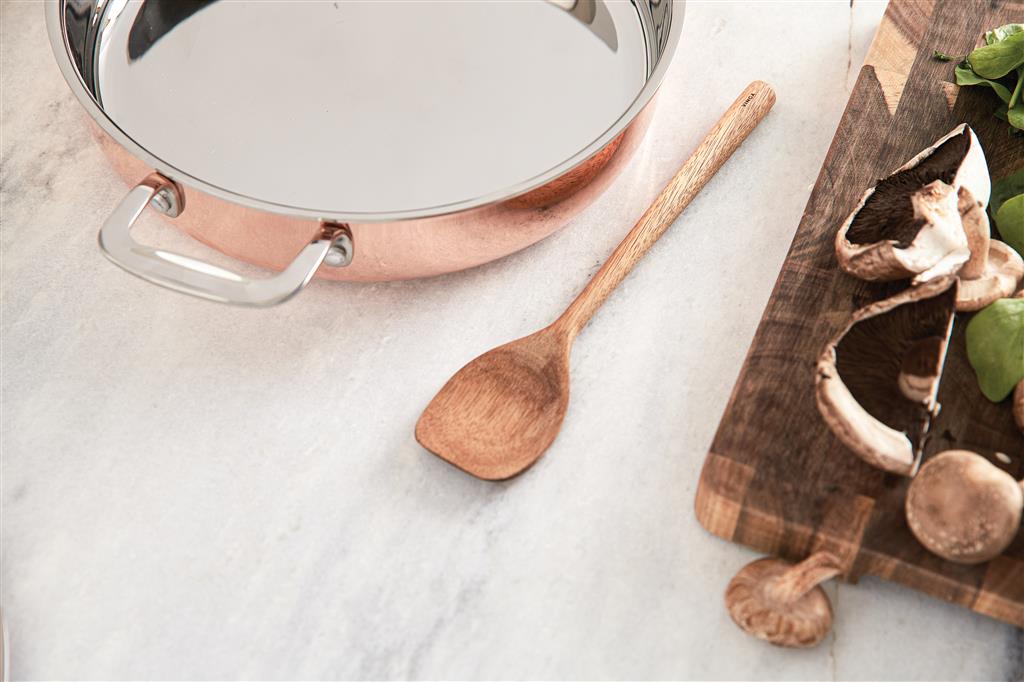 VINGA Baron copper sauté pan - illuminated