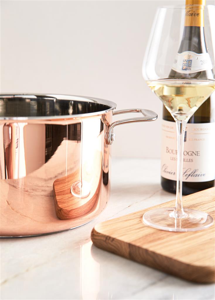 VINGA Baron copper saucepan - illuminated