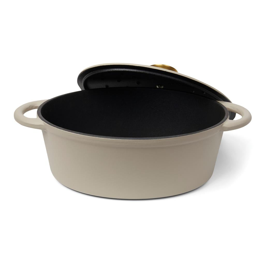 VINGA Monte Enameled Cast Iron Pot - 3.5L - illuminated