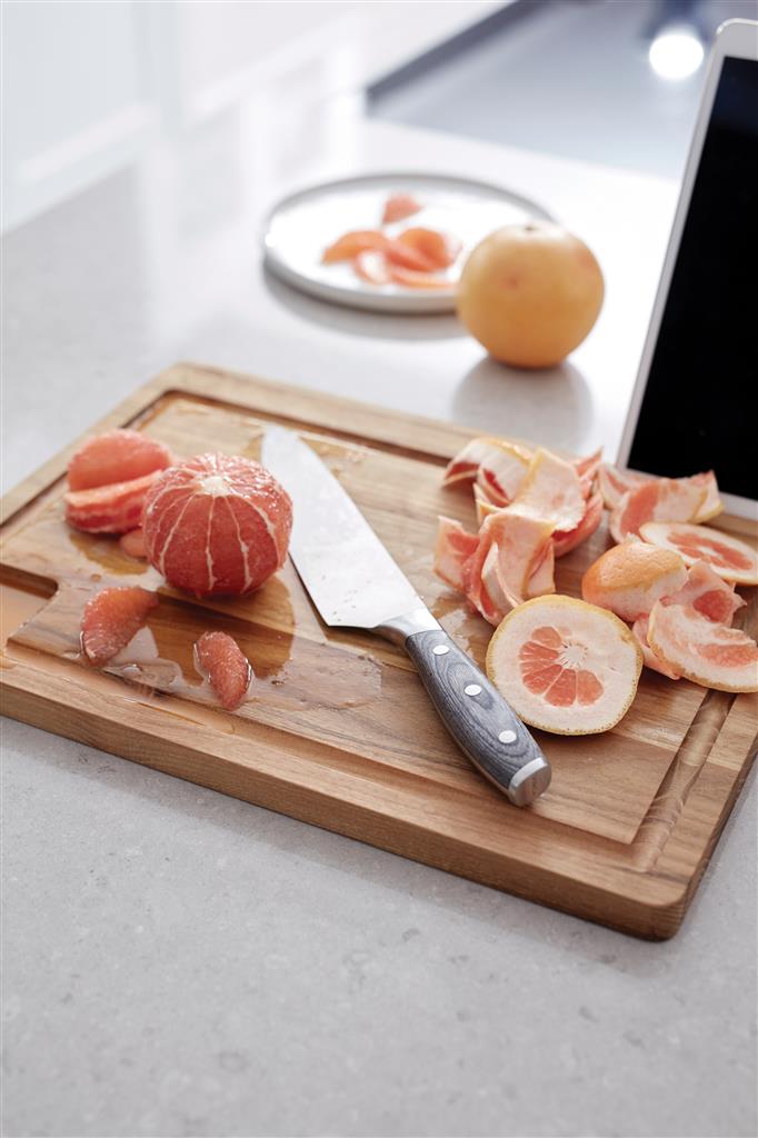 VINGA Buscot Utility Cutting Board - illuminated
