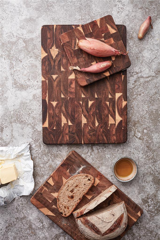 VINGA Cotomino end-grain cutting board, mini - illuminated