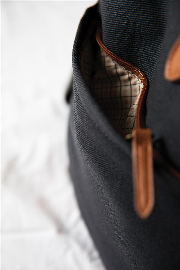 VINGA Sloane rucksack RCS recycled polyester - illuminated