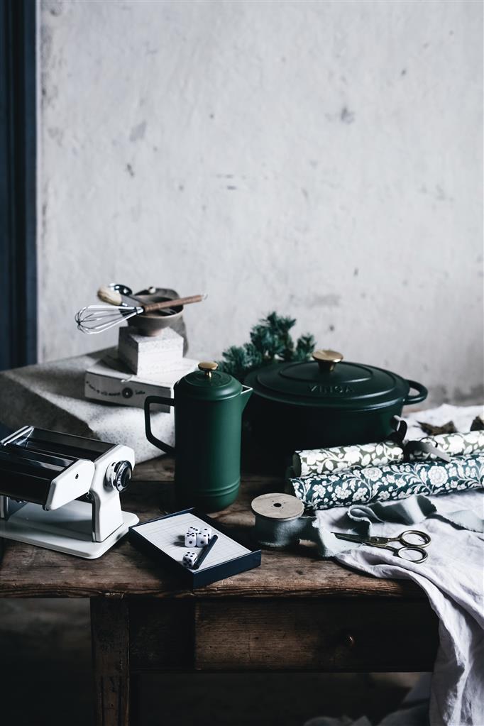 VINGA The Yacht Coffee Table Game - illuminated