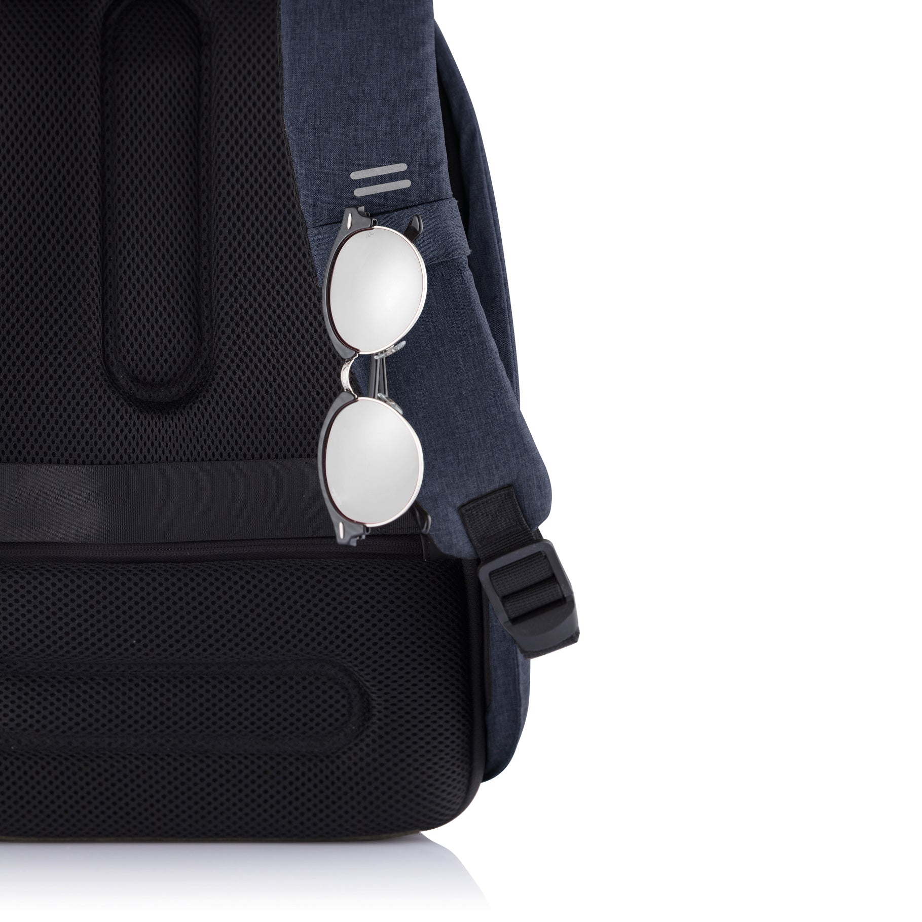 Bobby Hero Regular, Anti-theft Backpack - illuminated