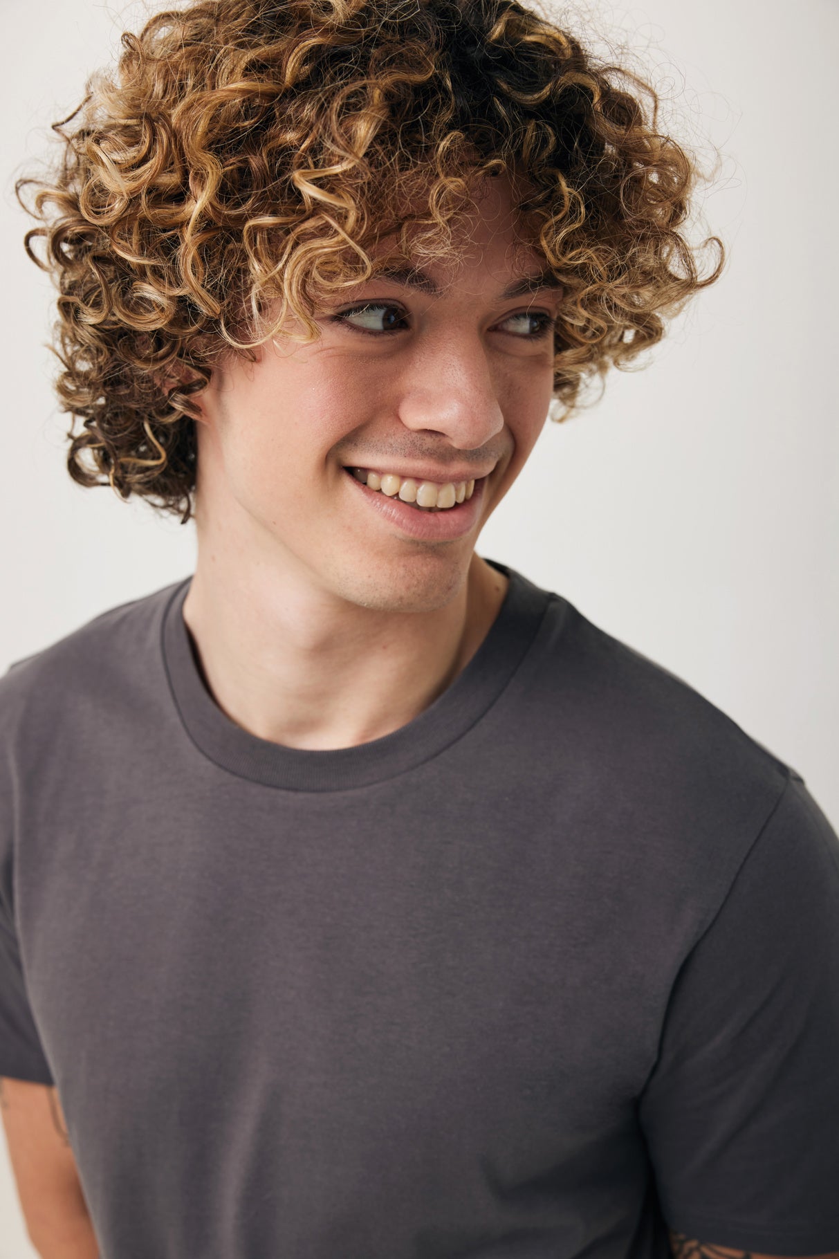 Corporate Branded Logo Recycled Cotton T Shirt - Iqoniq Brett - illuminated