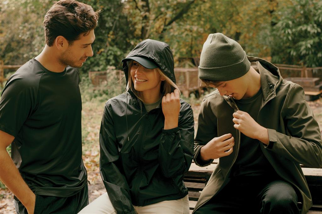 Iqoniq Tikal recycled polyester quick dry sport t-shirt - illuminated