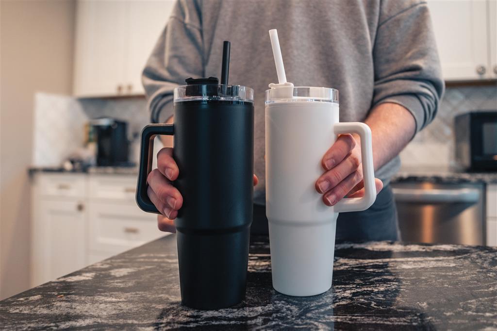 Tana RCS recycled plastic tumbler with handle 900ml - illuminated