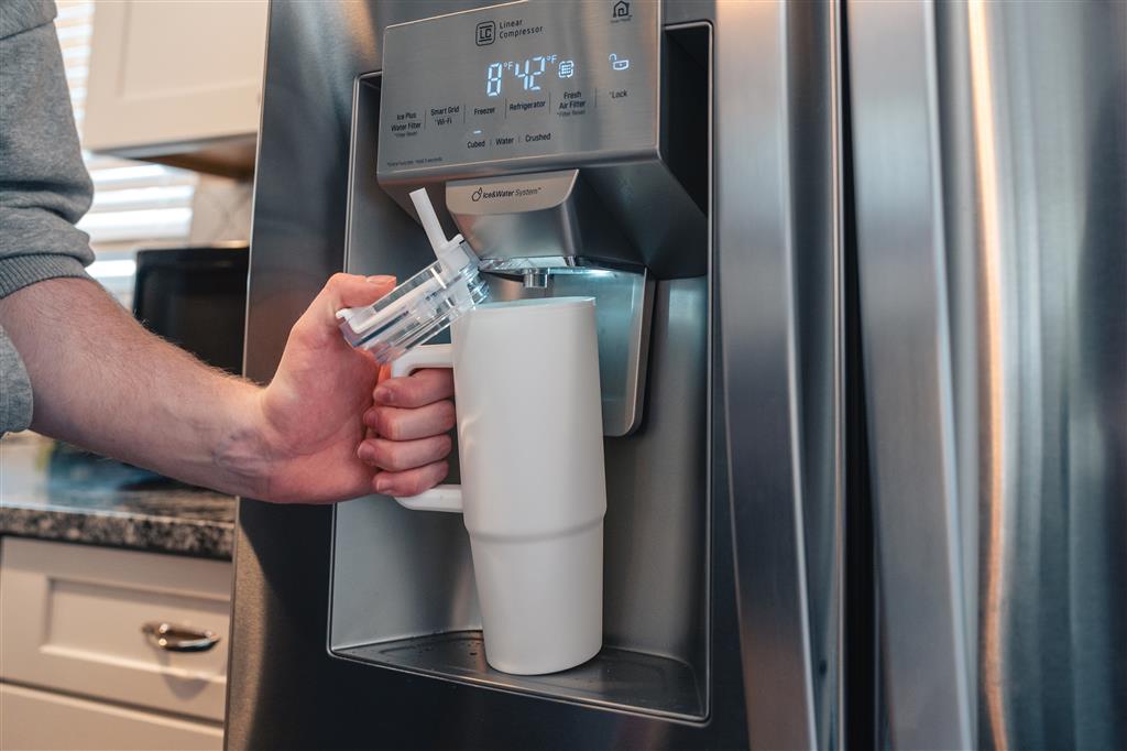 Tana RCS recycled plastic tumbler with handle 900ml - illuminated