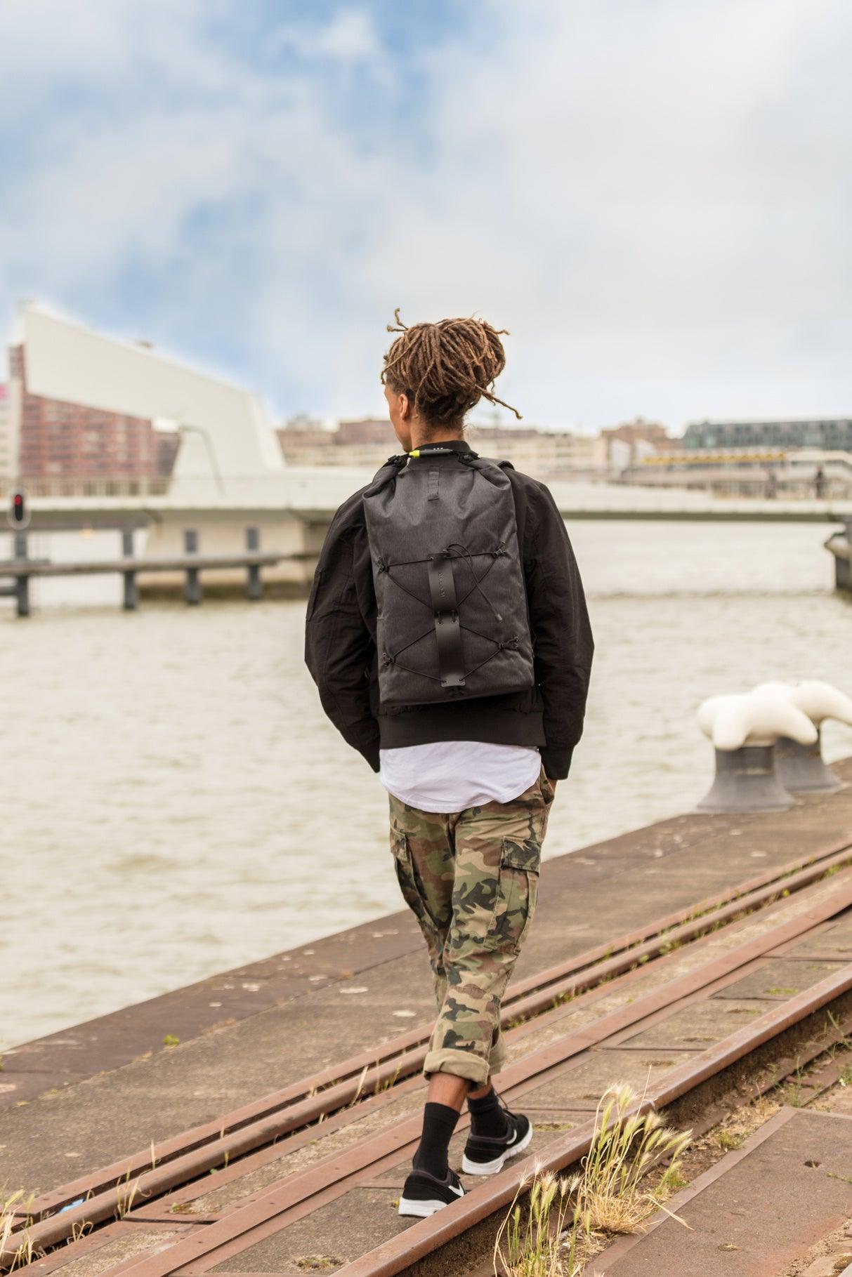 Urban Lite anti-theft backpack - illuminated