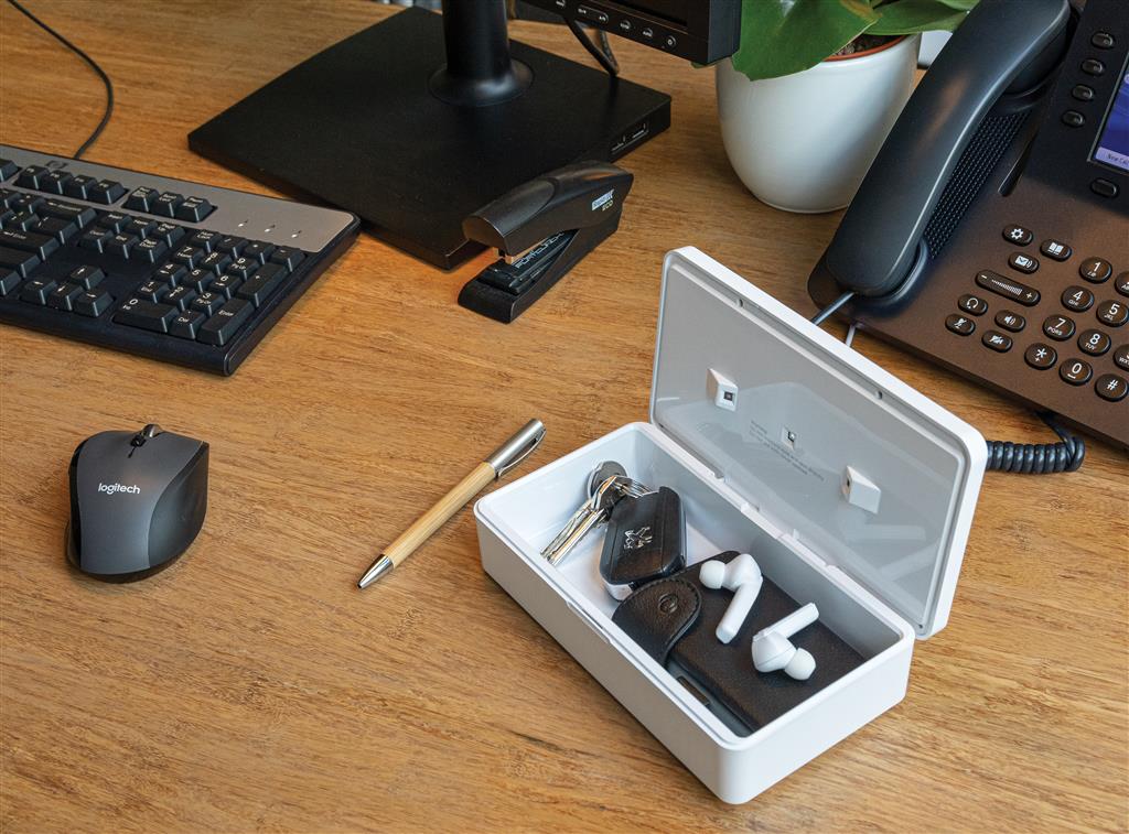 UV-C steriliser box - illuminated