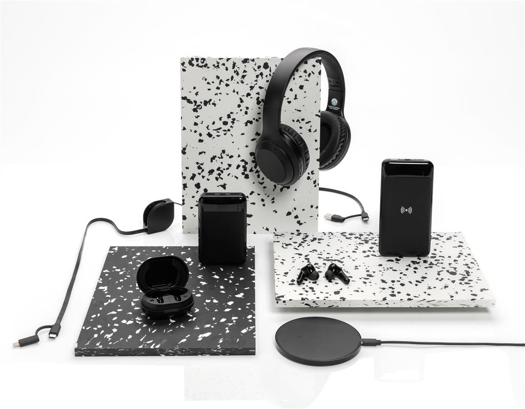 RCS standard recycled plastic and TPE 6-in-1 cable - illuminated