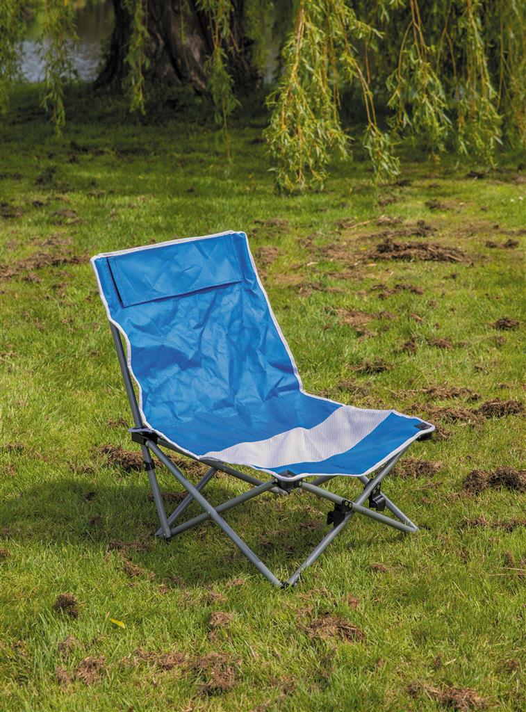 Foldable beach chair in pouch - illuminated