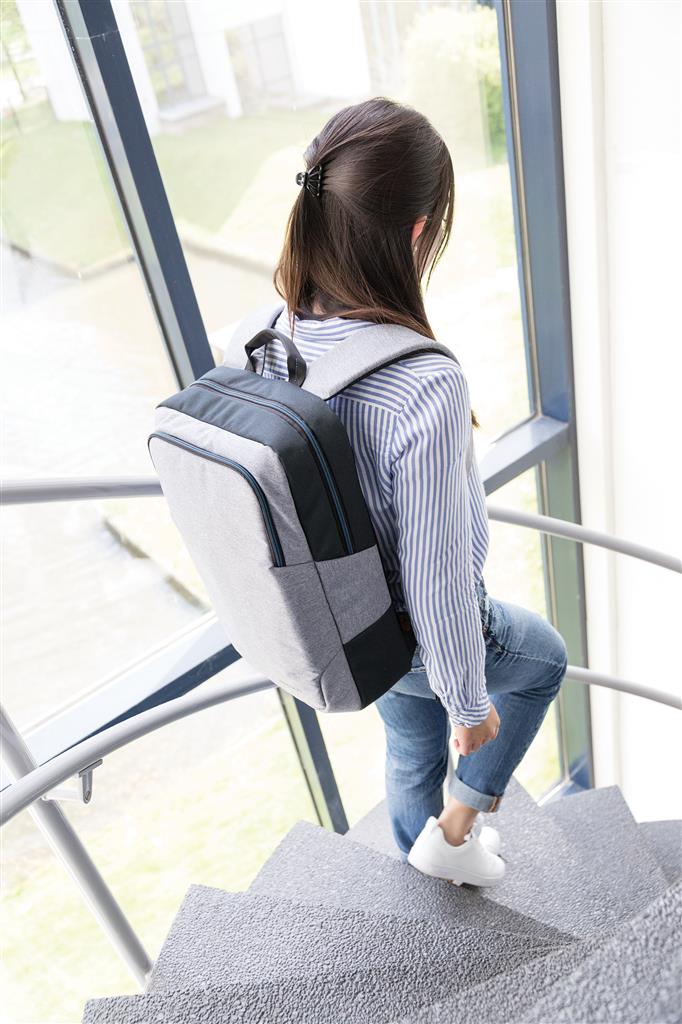 Arata 15” laptop backpack - illuminated