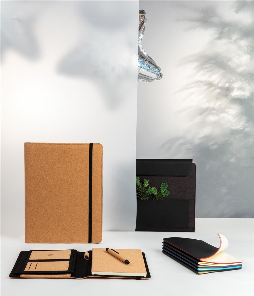 Fiko 5W wireless charging portfolio A4 with powerbank - illuminated