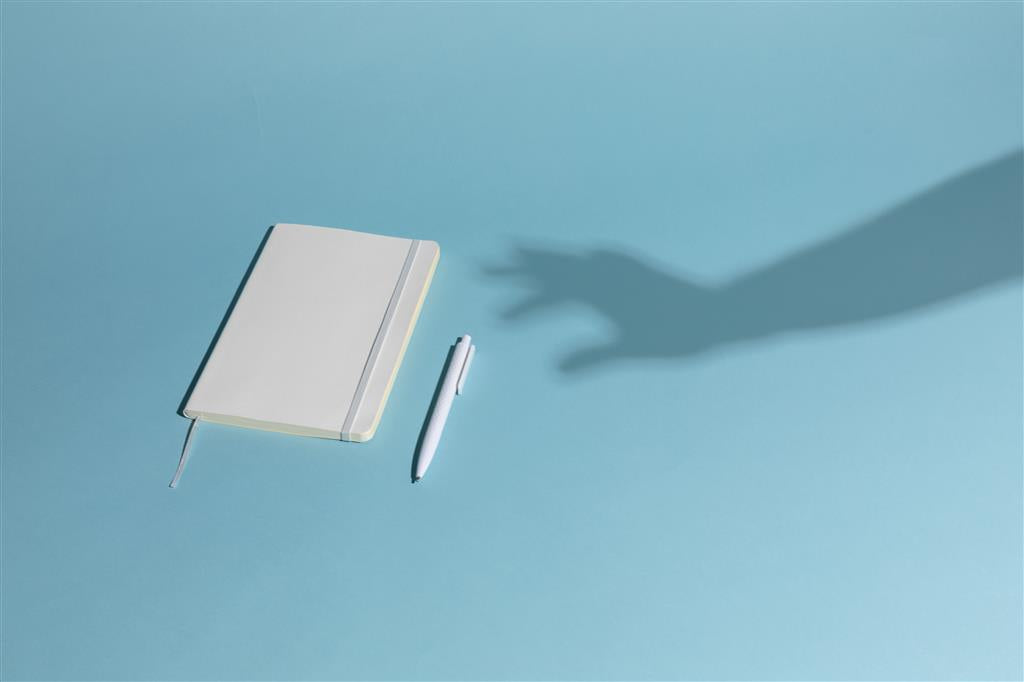 Antimicrobial A5 softcover notebook and pen set - illuminated