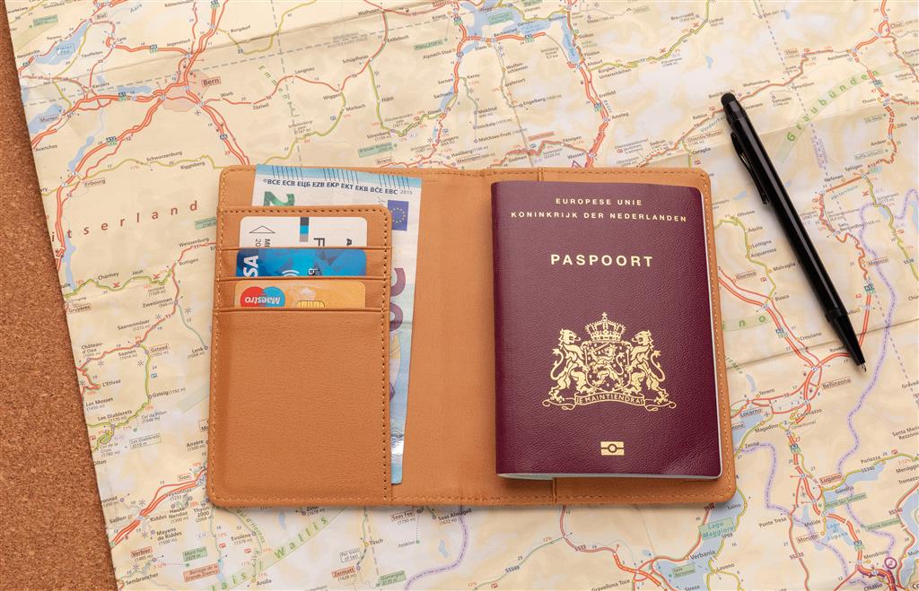 Cork secure RFID passport cover - illuminated